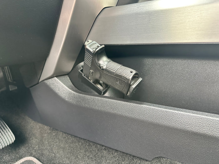2018-2021 Ford Expedition CSP Pistol Holster (N52 Magnetic stabilization)