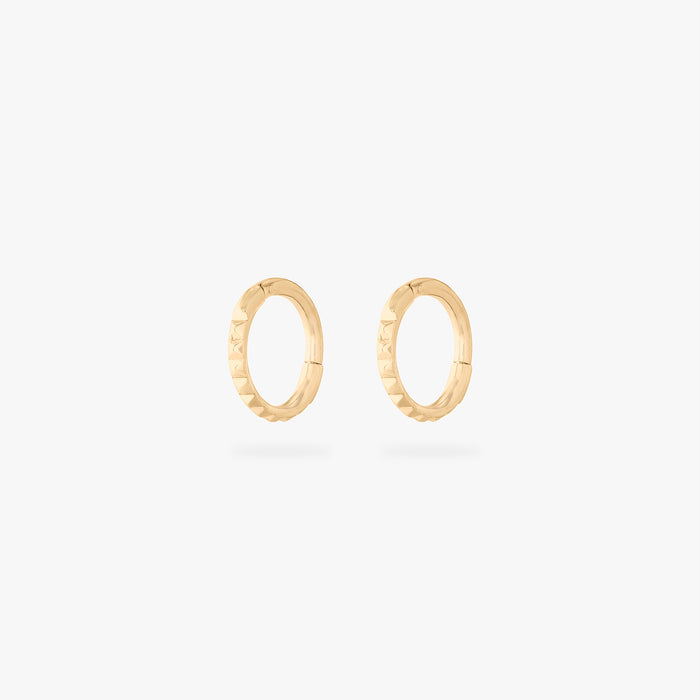 6mm pyramid clicker in gold [pair] color:null|gold