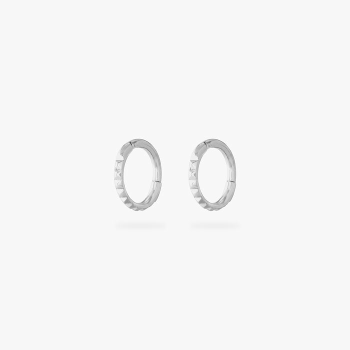 6mm pyramid clicker in silver [pair] color:null|silver