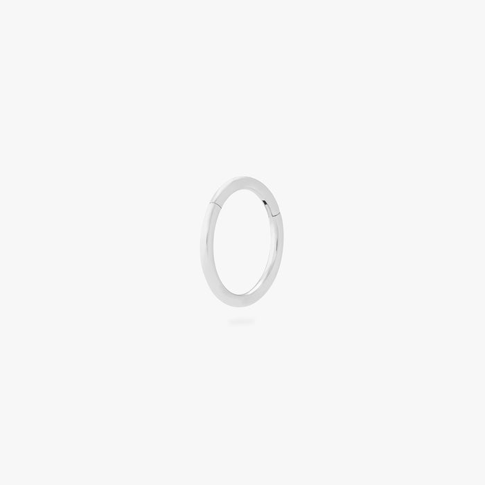 This is an image of a silver clicker with an 8mm inner diameter. color:null|silver