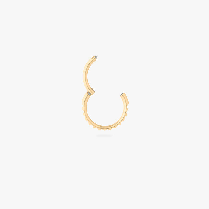 8mm pyramid clicker in gold color:null|gold