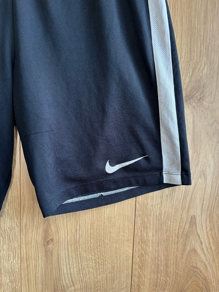 Nike Black Dri Fit Basketball Shorts White Side Stripe Athletic Gym Size M