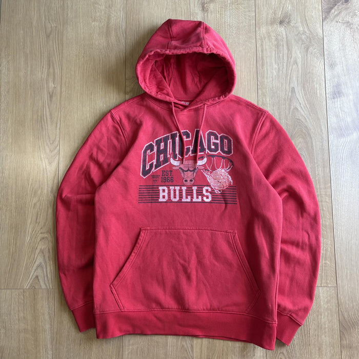 Chicago Bulls hoodie red NBA graphic pullover M