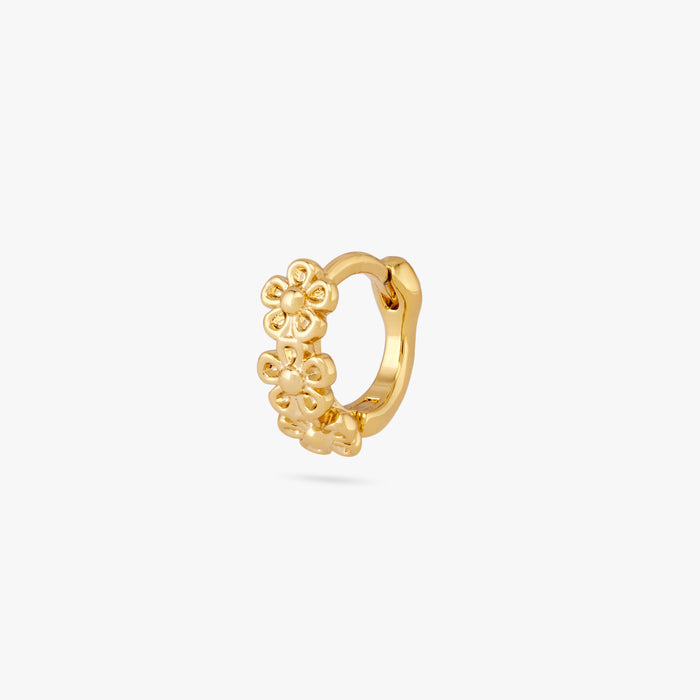 This is three small gold daisy-shaped flowers on a micro huggie color:null|gold
