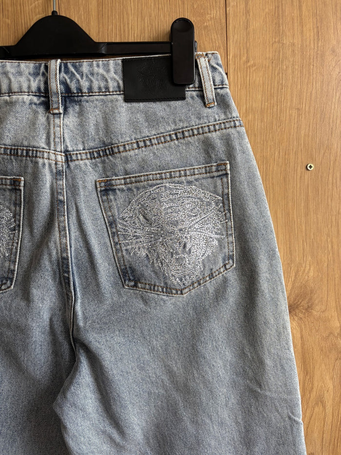 Ed Hardy Tiger Embroidered Rhinestone Jeans Light Wash Baggy W28 Y2K