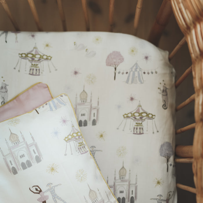 Gooslings Adventures in Wonderland Crib Sheet - Rose