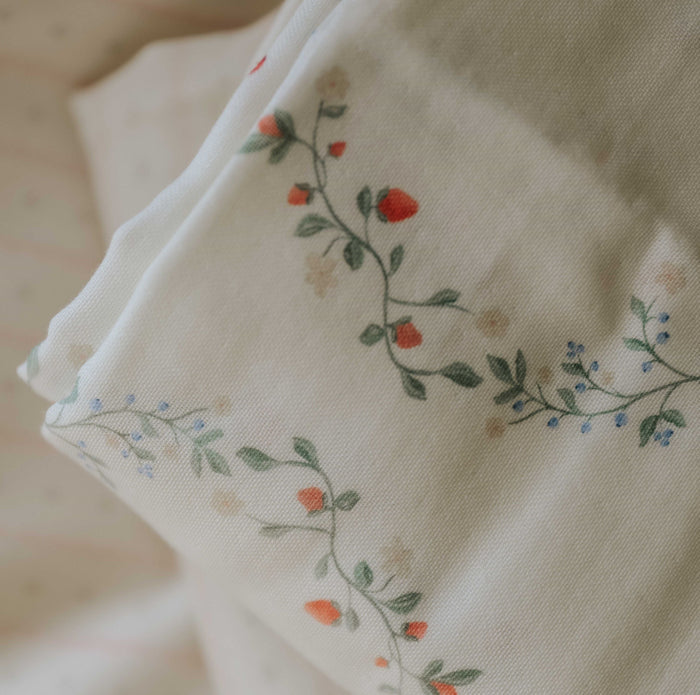 Gooslings Botanical Berries Swaddle - Ivory