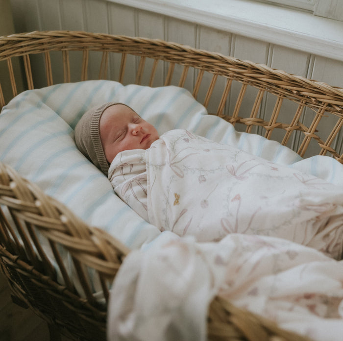 Gooslings Bows & Butterfly Kisses Swaddle - Pink