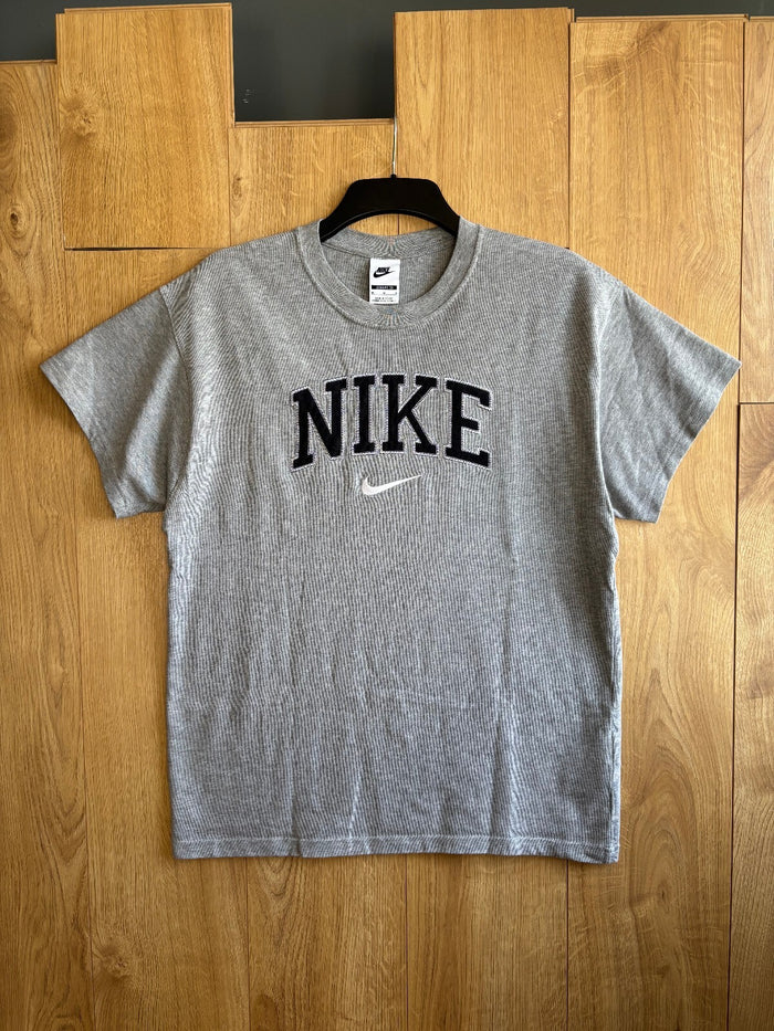 Nike Grey Spell Out Embroidered T Shirt Men's Medium Loose Fit Casual Tee