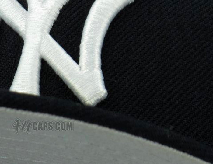 NEW YORK YANKEES (1999-2006 GAME) NEW ERA 59FIFTY FITTED (BLACK SWEATBAND) (NE SIDE LOGO)