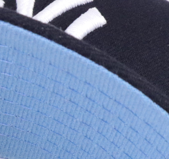 NEW YORK YANKEES "1999 WORLDSERIES" NEW ERA 59FIFTY FITTED (SKY BLUE BOTTOM)