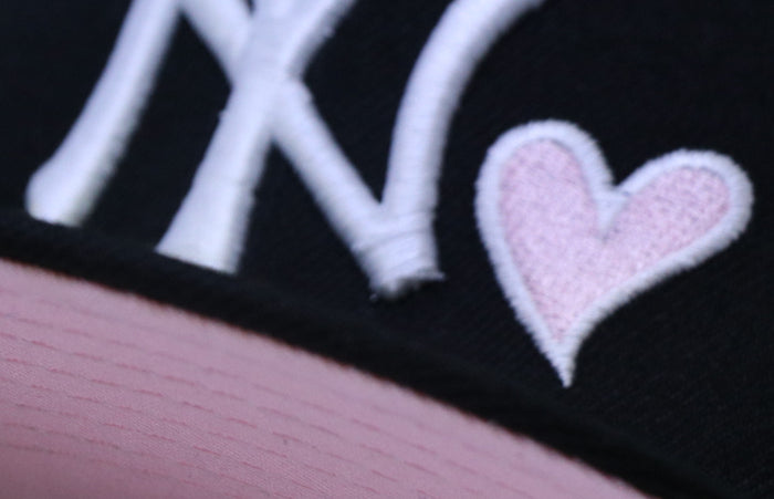 NEW YORK YANKEES (BLACK) (2009 WORLDSERIES) "LOVE OF THE GAME" NEW ERA 59FIFTY FITTED (PINK BOTTOM)
