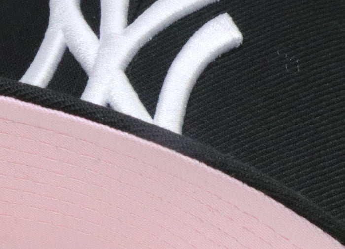 NEW YORK YANKEES (BLACK) "2009 WORLDSERIES" NEW ERA 59FIFTY FITTED (PINK BOTTOM)