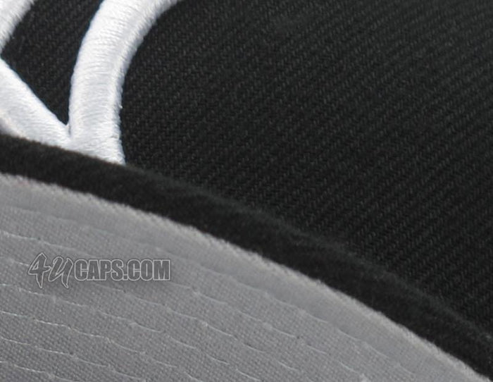 NEW YORK YANKEES (BLACK/WHITE) NEW ERA 9FIFTY SNAPBACK