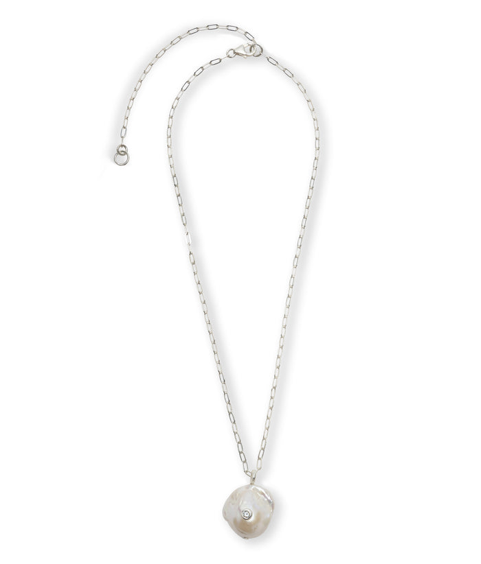 Oasis Necklace in Silver, pearl variation.